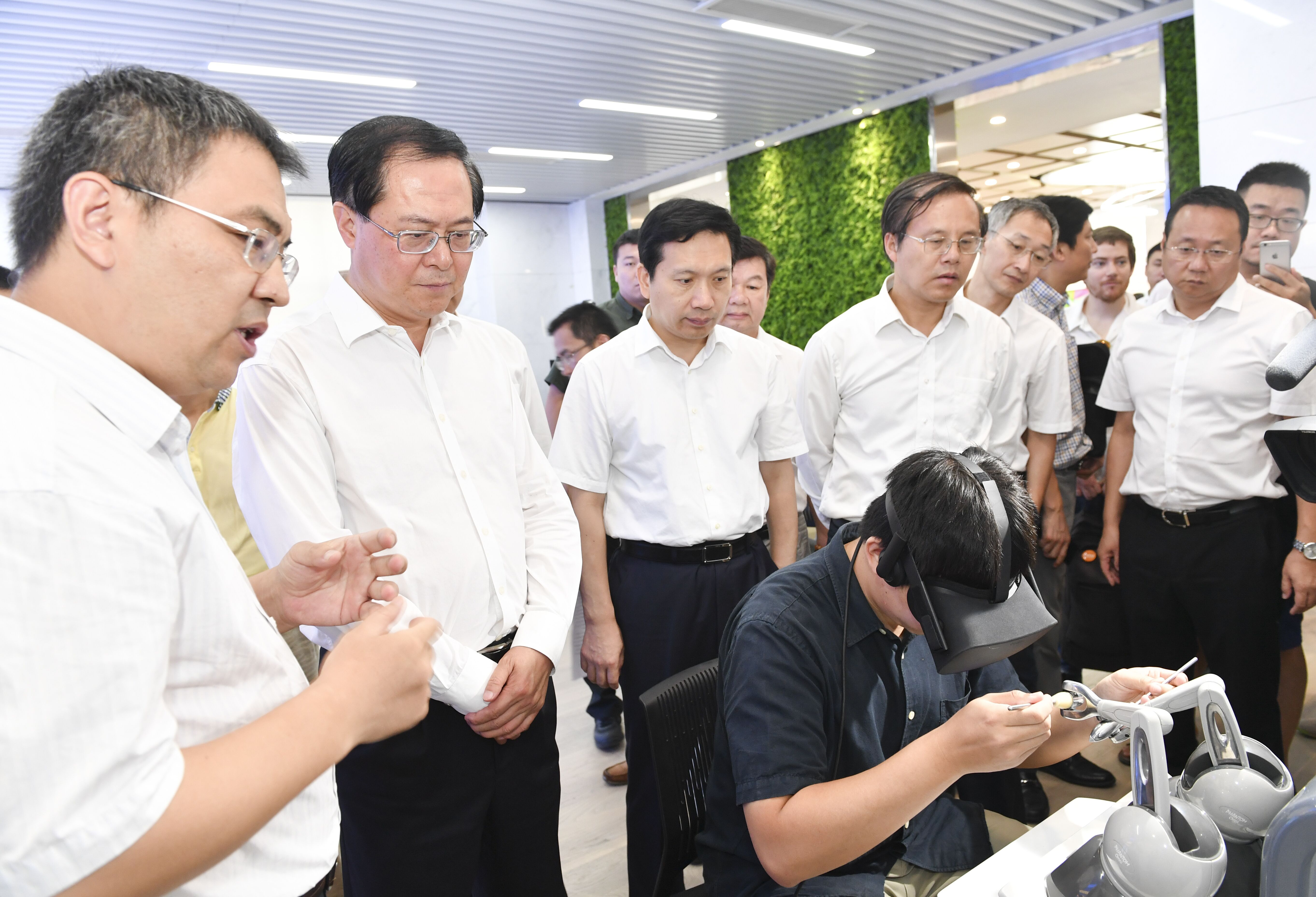 浙江聚力打造全球一流人工智能新高地，技術(shù)推廣服務(wù)賦能產(chǎn)業(yè)新未來(lái)